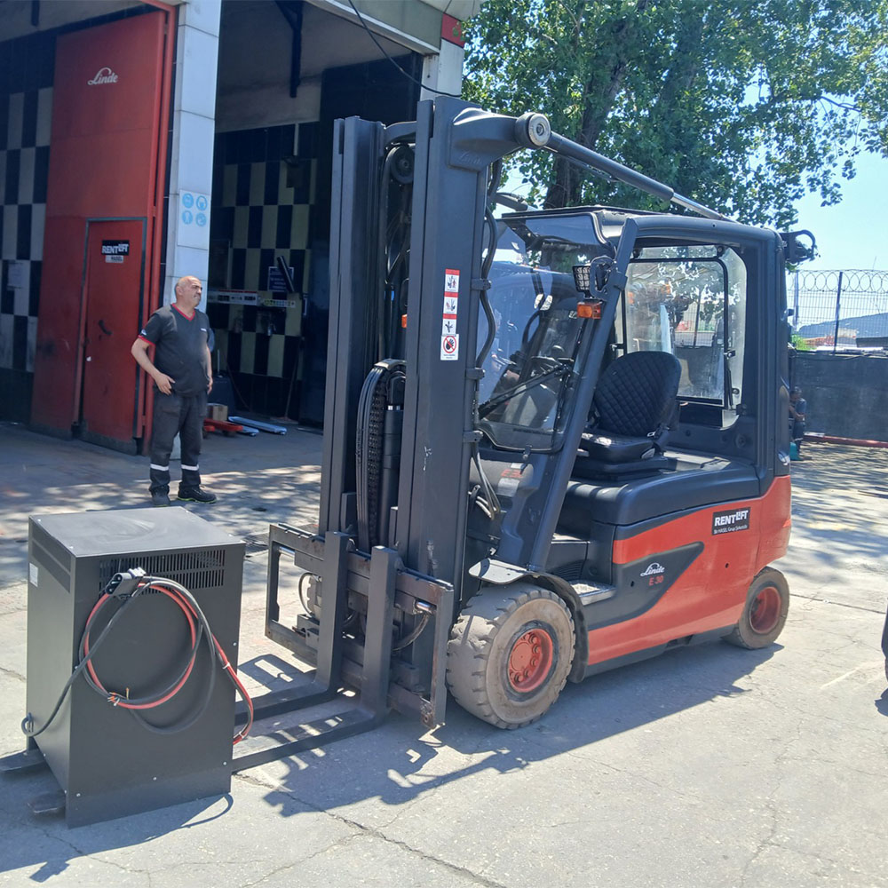 LINDE E30L-387 Elektrikli Forklift (F1.5935)